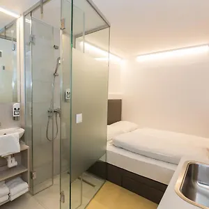 Smart Nano Living - Hauptbahnhof - Self Check-in Hotel