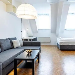 Rooftop Close To Main Station By Jr Apartamento
