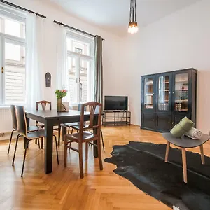דירה Grand Soho Ii, וינה