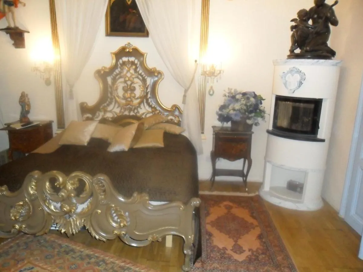 Luxury Near Castle Hotel Viena Casa de hóspedes