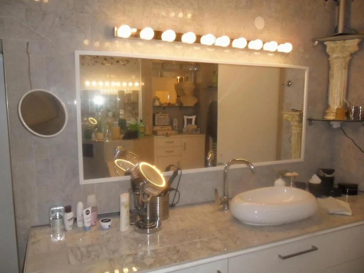 Luxury Near Castle Hotel Viena 0*,  Áustria