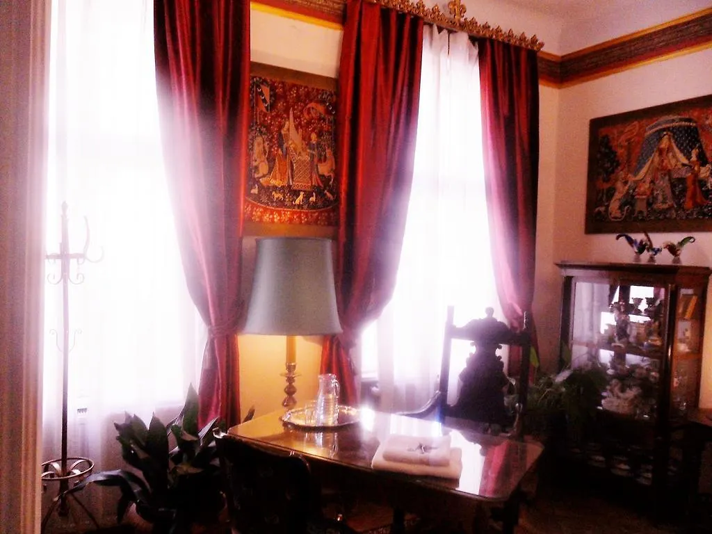 Luxury Near Castle Hotel Viena 0*,  Áustria