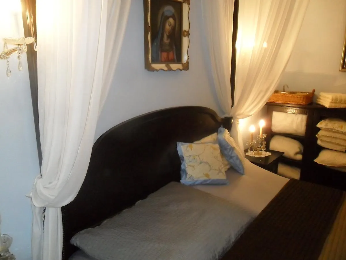 Luxury Near Castle Guest house