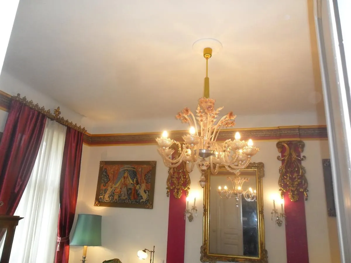 Luxury Near Castle Hotel Viena